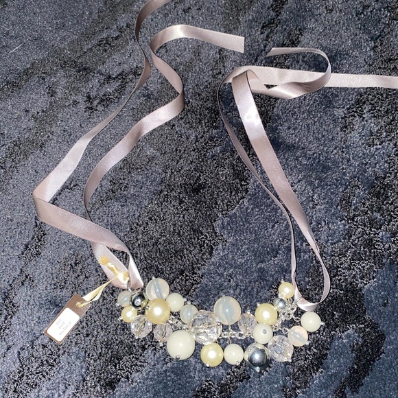 Beautiful Necklace - Picture 3 of 4